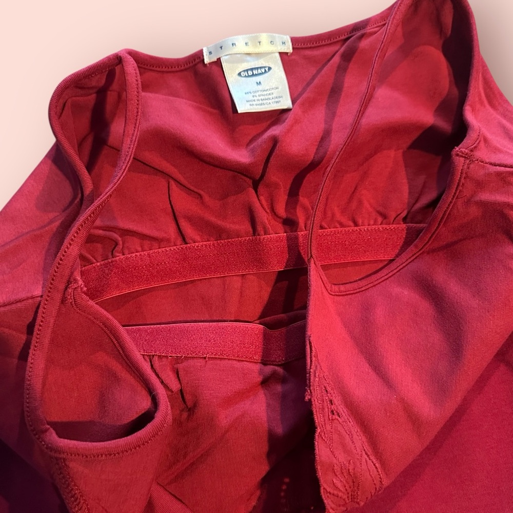 Women's Old Navy Stretch Brick Red Camisole Top With Neckline Detail Size Medium - Picture 5 of 7